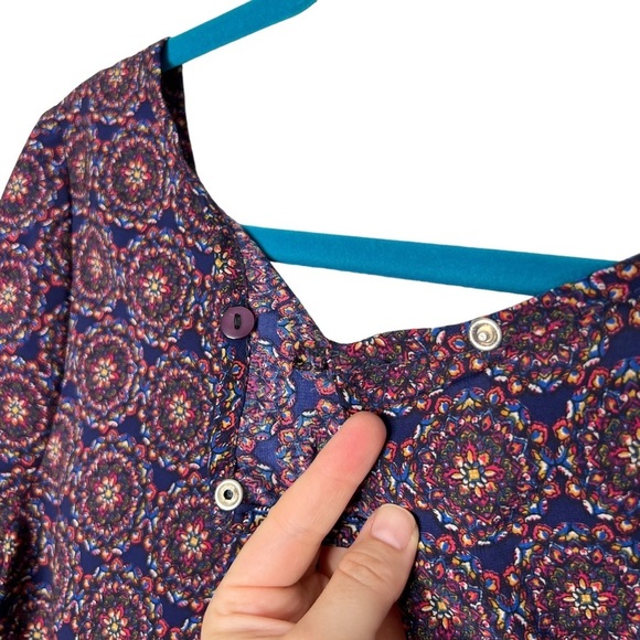 Japna Kaleidoscope Medallion Print Knotted Open Back Blouse - Picture 9 of 10